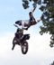 Spektakuläre Sprünge und Tricks lieferten die Fahrer in Niederdorla beim 2. Contest der DM im Freestyle Motocross. Foto: IFMXF.com