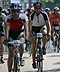 Das Fahrerfeld auf dem Weg zum Endziel der Tour-Transalp 2008 in Bibione. Foto: Veranstalter