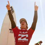 Pictured: Jordy Smith (ZAF), 22, has taken the 2010 Billabong Pro Jeffreys Bay and the ASP World Title Race ratings’ lead!. Foto: ASP / SCHOLTZ