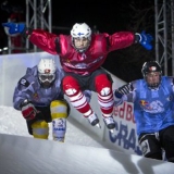 Sieger Pihlainen im Finallauf. Foto: Daniel Kolodin/Red Bull Crashed Ice